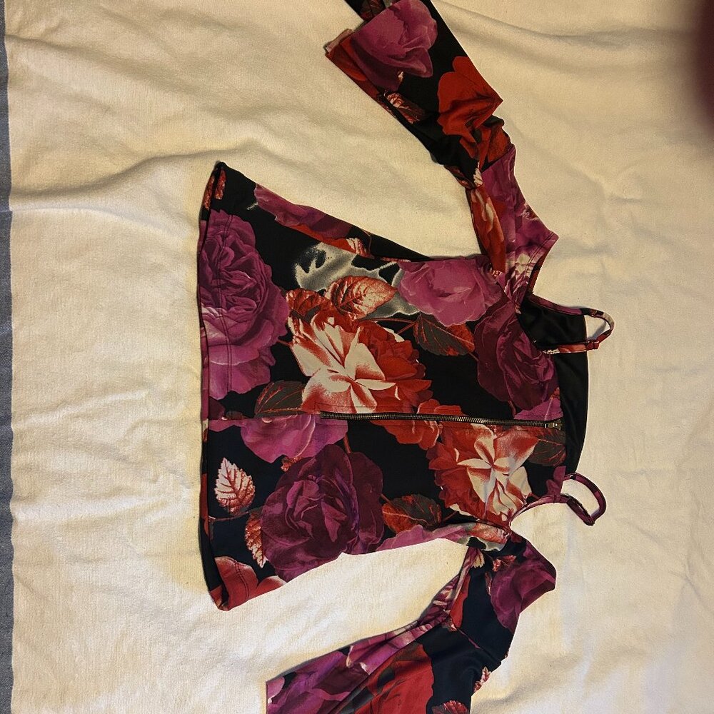 Venus bare shoulder long flutter sleeve blouse